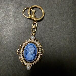 Mint Gold-Tone Keychain with Blue Cameo and Pearls